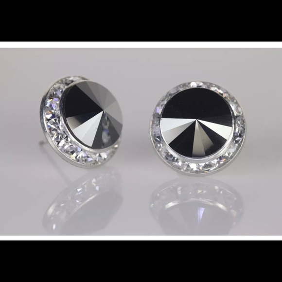 Swarovski Jewelry - SWAROVSKI CRYSTAL ROUND STUDS HEMATITE w/ SILVER Swarovski Jewelry - SWAROVSKI CRYSTAL ROUND STUDS HEMATITE w/ SILVER